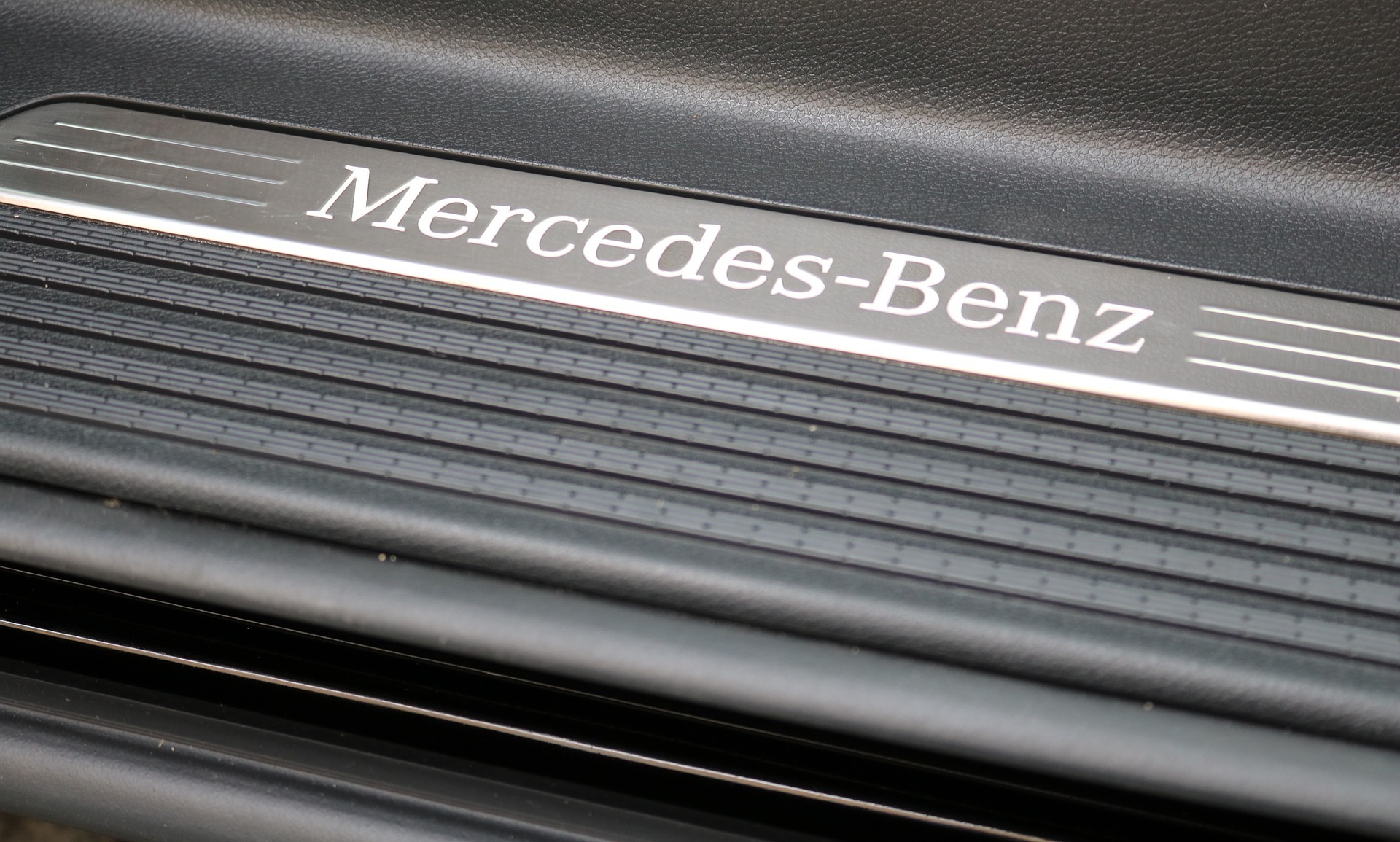 Dieselskandal - Urteile zu Mercedes Benz Auto Kofferraum Autotür